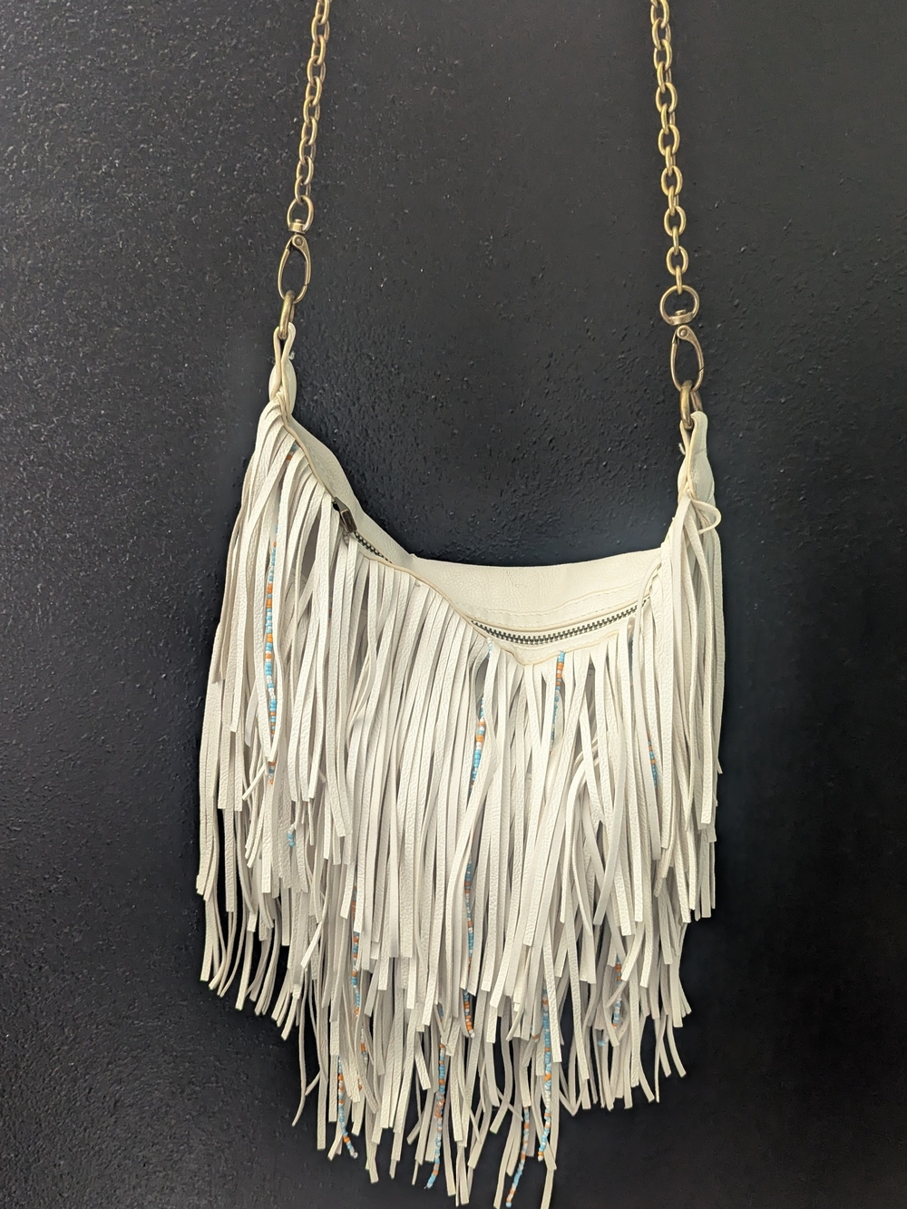 Fringed White Leather Crossbody Bag with Chain Strap